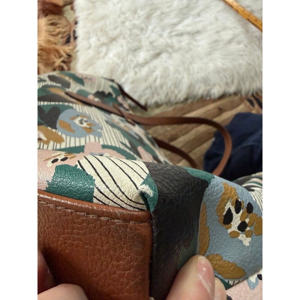 Fossil Tote - Picture 10 of 10